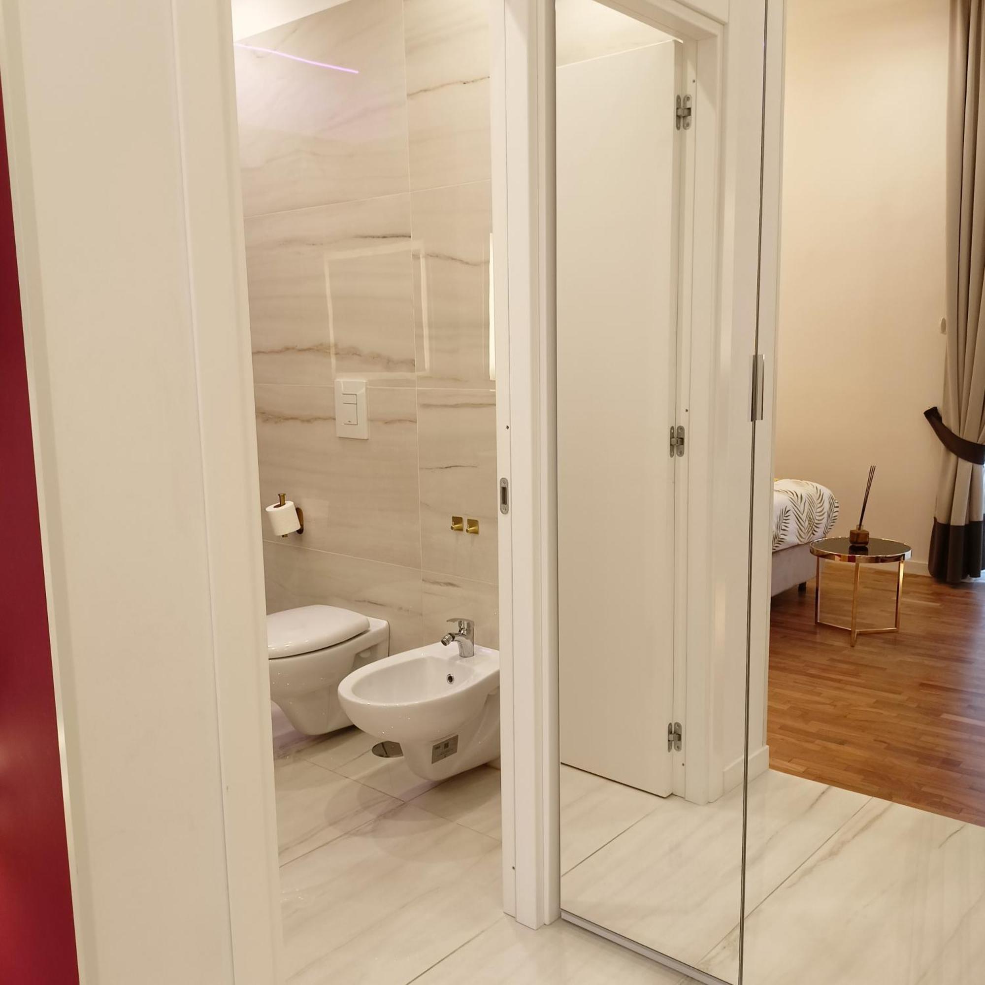 La Lepre Bovio Hotel Naples Exterior photo